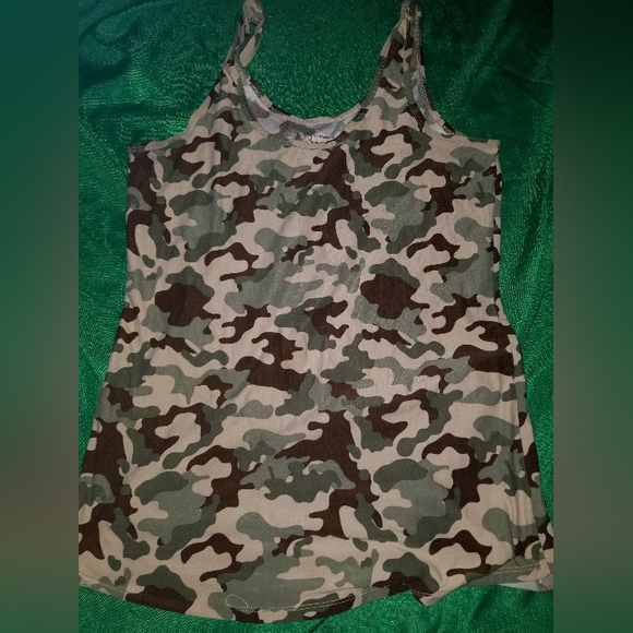 No boundaries tank top - Picture 1 of 4